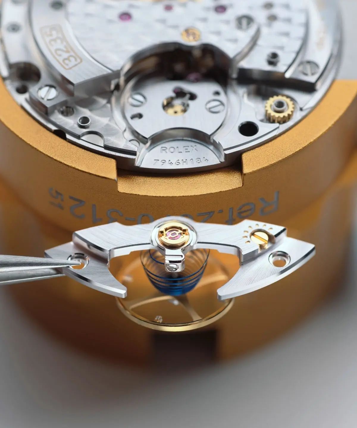 Rolex-Servicing-Procedure-2234_Rolex-Sav_Corporate_40_Assemblage Mouvement_Pose-Oscillateur_V1-Landscape Assembly and Lubrication of The Movement Rolex Watch - Lucerne